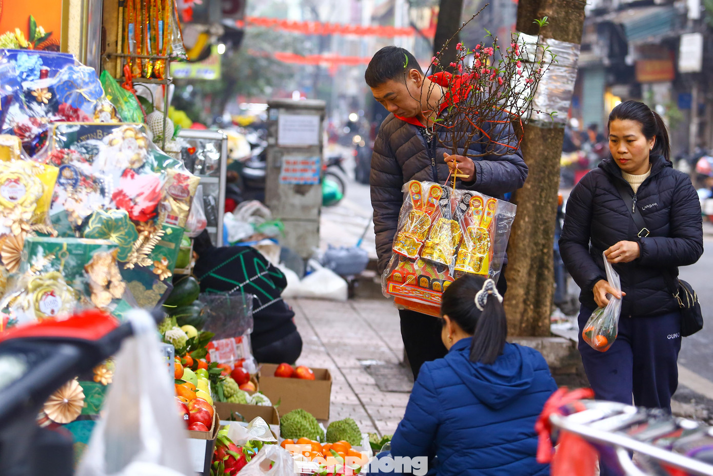 Người Hà Nội tất bật sắm lễ cúng tiễn ông Công, ông Táo - 13