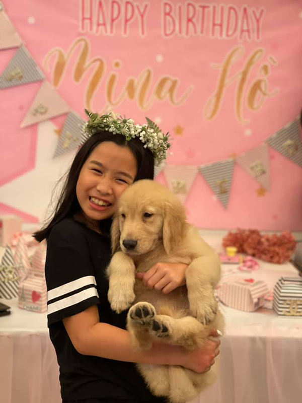 Không chỉ yêu thích thời trang, con gái Lưu Hương Giang còn sống tình cảm, yêu thích nuôi thú cưng và rất có năng khiếu tiếng Anh.