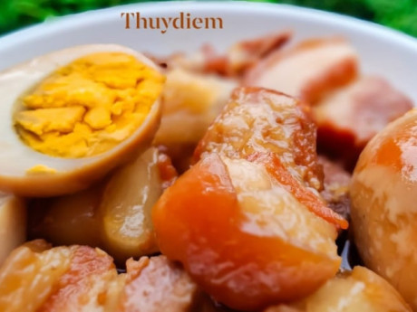 Bếp Eva - Dùng loại lá này nấu món thịt kho trứng để màu đẹp, nước trong, thơm ngon chuẩn vị ngày Tết