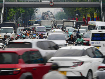 Cửa ngõ sân bay Tân Sơn Nhất tắc nghẽn ngày giáp Tết