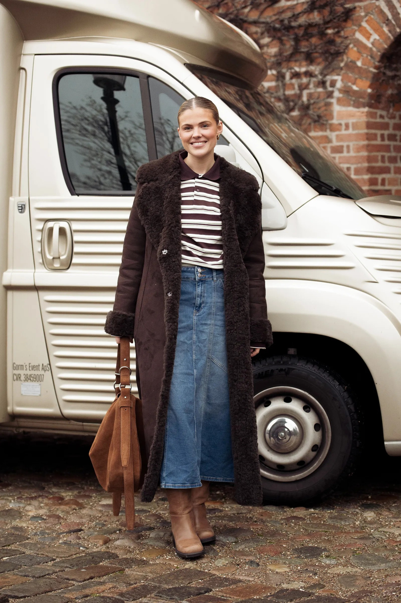 Cách phối đồ với chân váy denim dài theo xu hướng dự đoán hot nhất năm 2026 - 1