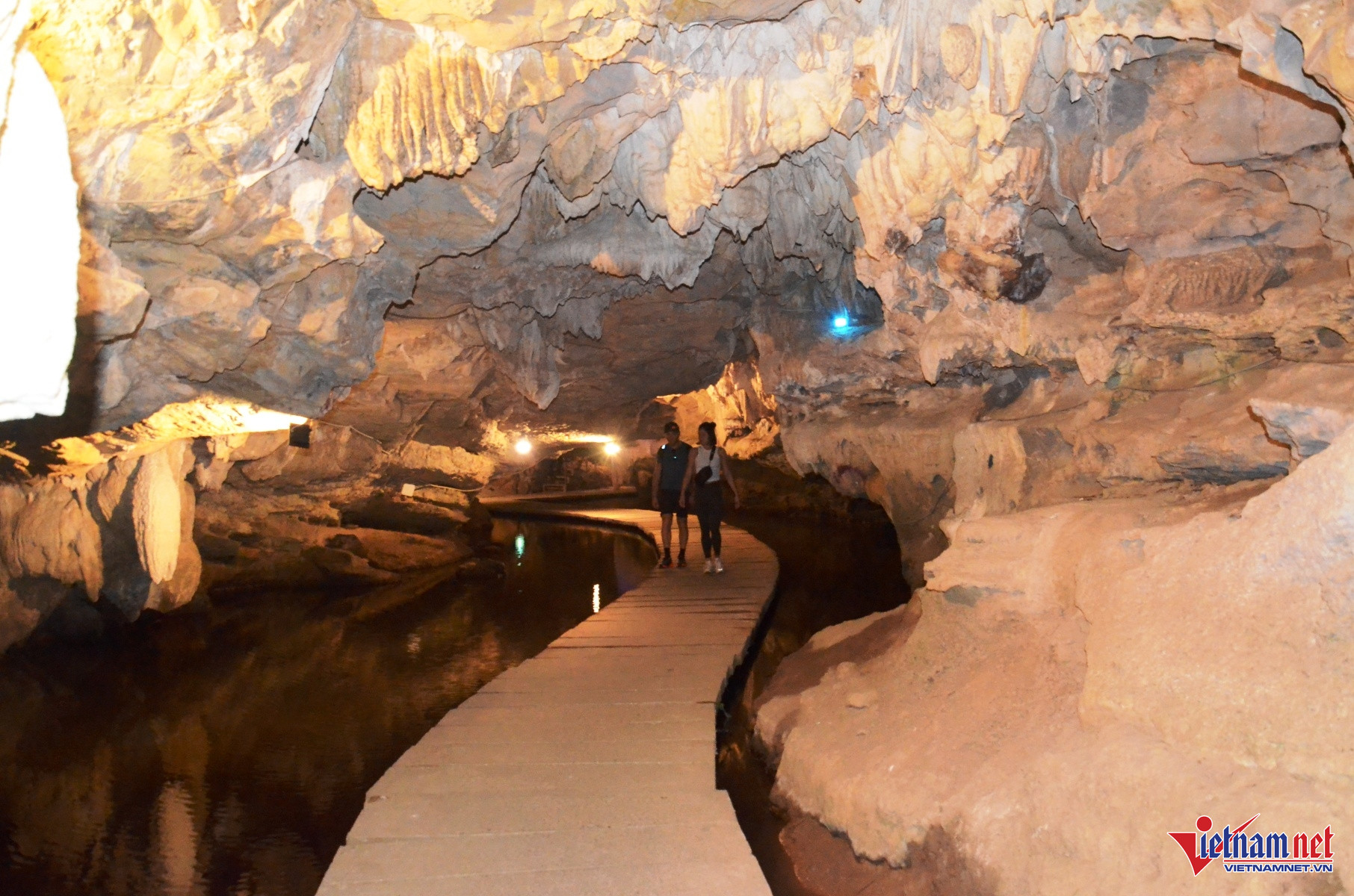 Động Tiên Cá Là Hang Động Tự Nhiên Xuyên Thủy Có Chiều Dài Hơn 500M