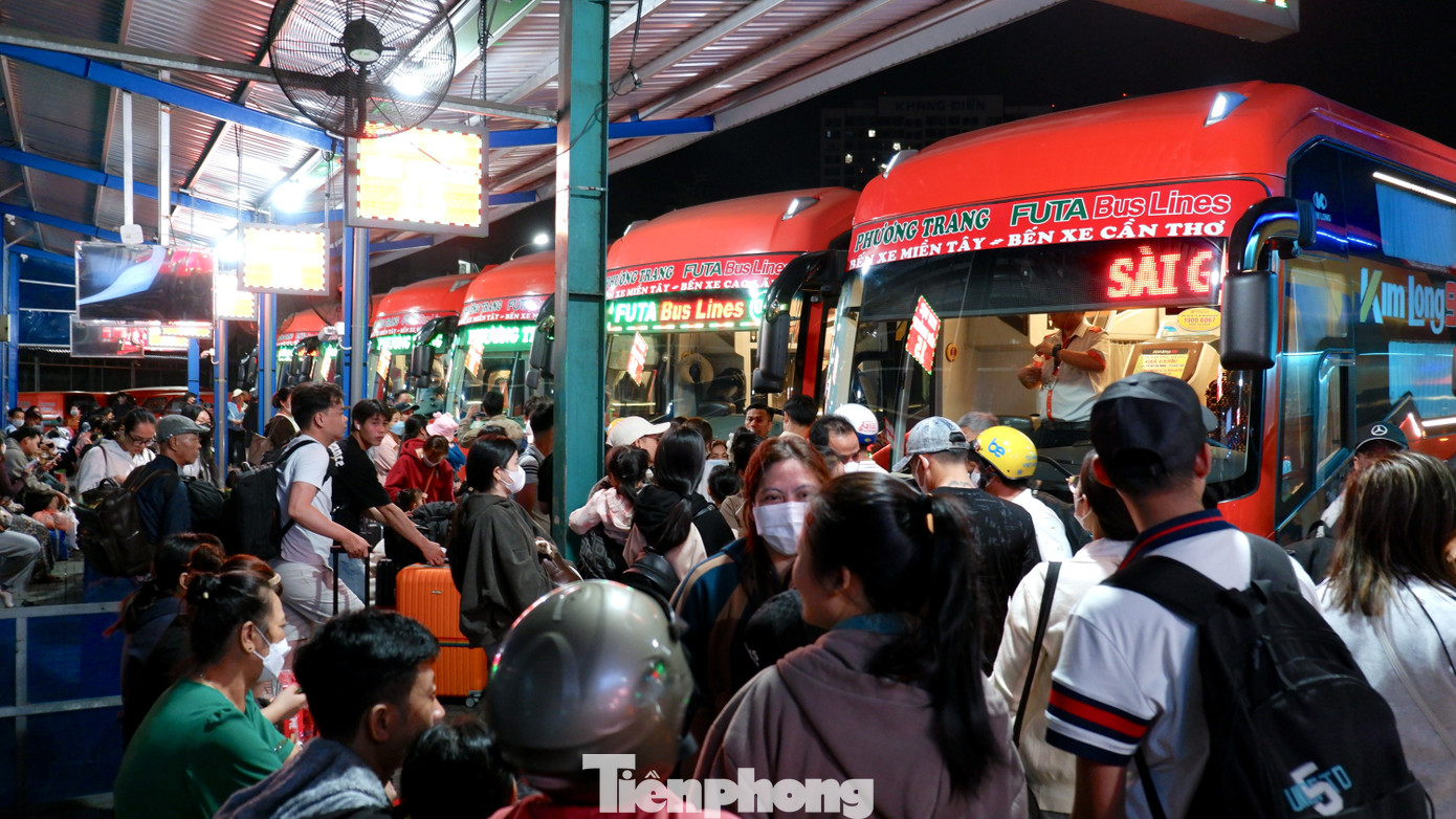 img src/upload/1-2026/images/2026-02-13/1770946261-tp-ben-xe-mien-tay-10-width1390height782.jpg width660 /