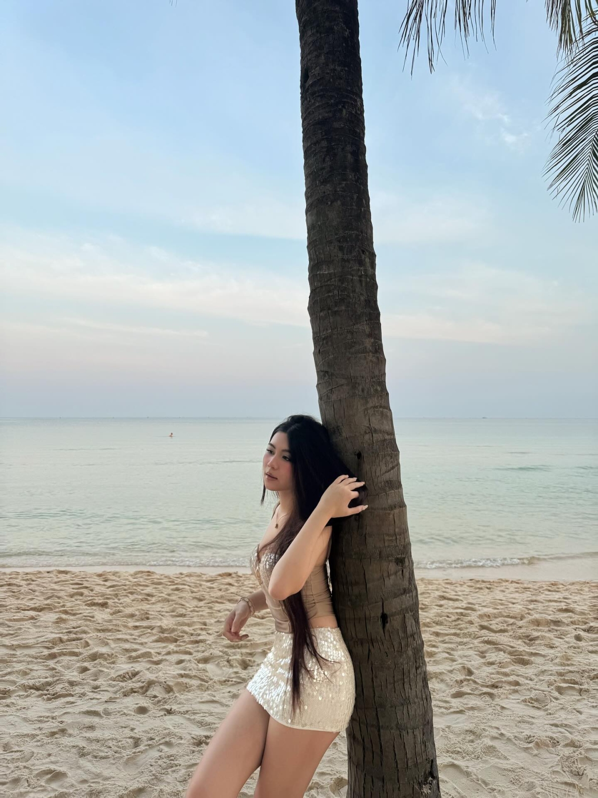 Một số hình của Hạt Dẻ do chị gái Lọ Lem chụp, một số khác được bấm máy bởi chính Quyền Linh. Gia đình nghệ sĩ thường gắn kết bằng những chuyến vi vu ở biển.