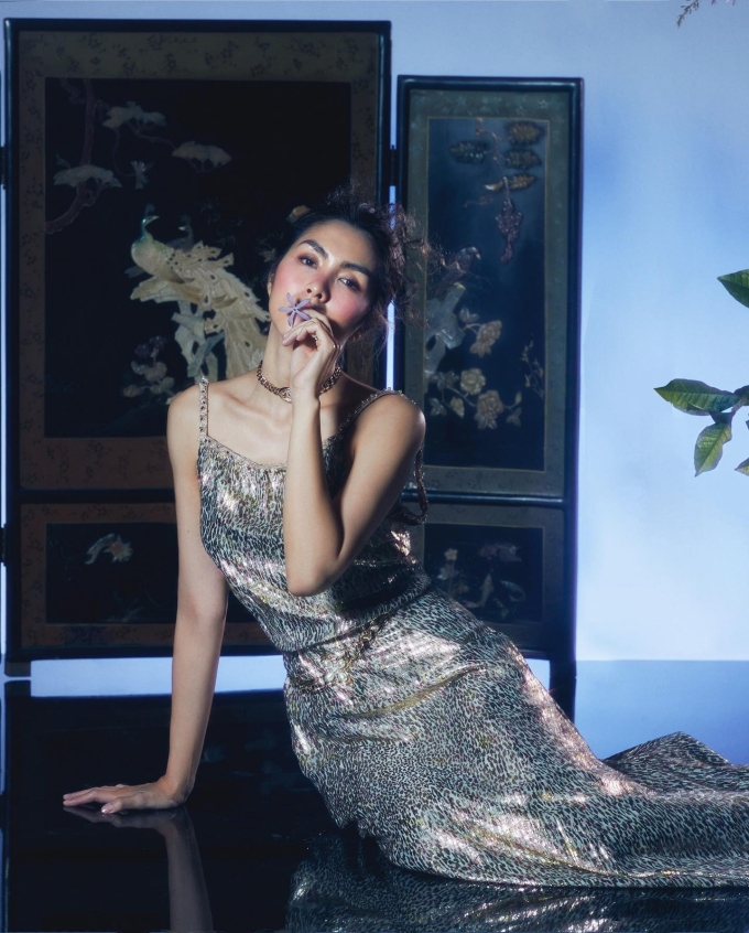 Các màu trắng, bạc, xám hay đen lại không thực sự phù hợp, dễ tạo cảm giác bị kìm hãm, thiếu thuận lợi.