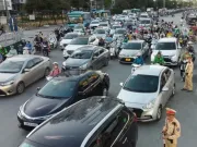 Tin tức - Hà Nội: Cấm xe taxi vào giờ cao điểm trên phố Khâm Thiên từ ngày 14/2