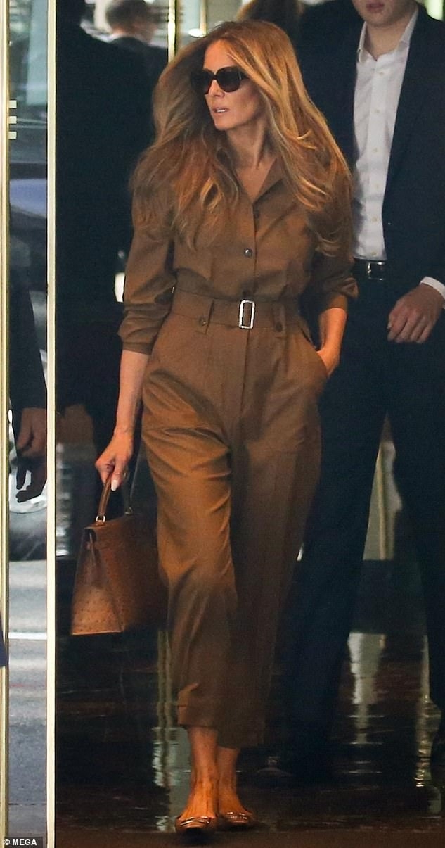 Những chiếc túi đắt nhất của bà Melania Trump - 2