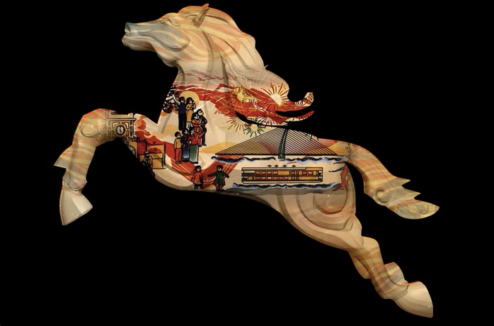 Trình diễn công nghệ Mapping trên linh vật ngựa ở Đường hoa Nguyễn Huệ