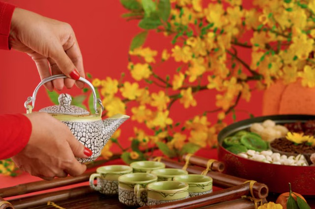 Trong những buổi gặp mặt đầu năm, sự tinh tế đôi khi nằm ở việc biết từ chối đúng lúc. Ảnh minh họa