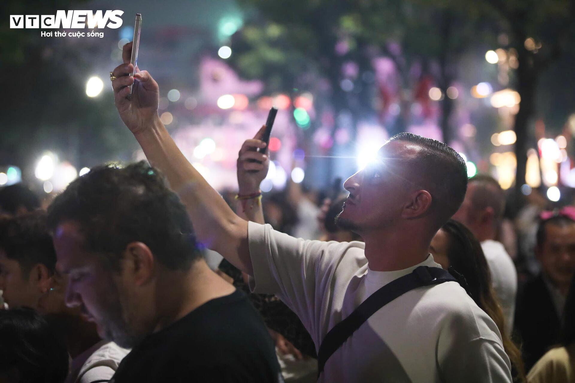 img src/upload/1-2026/images/2026-02-17/1771267364-phao-hoa-9-51-width1920height1280.jpg width660 /