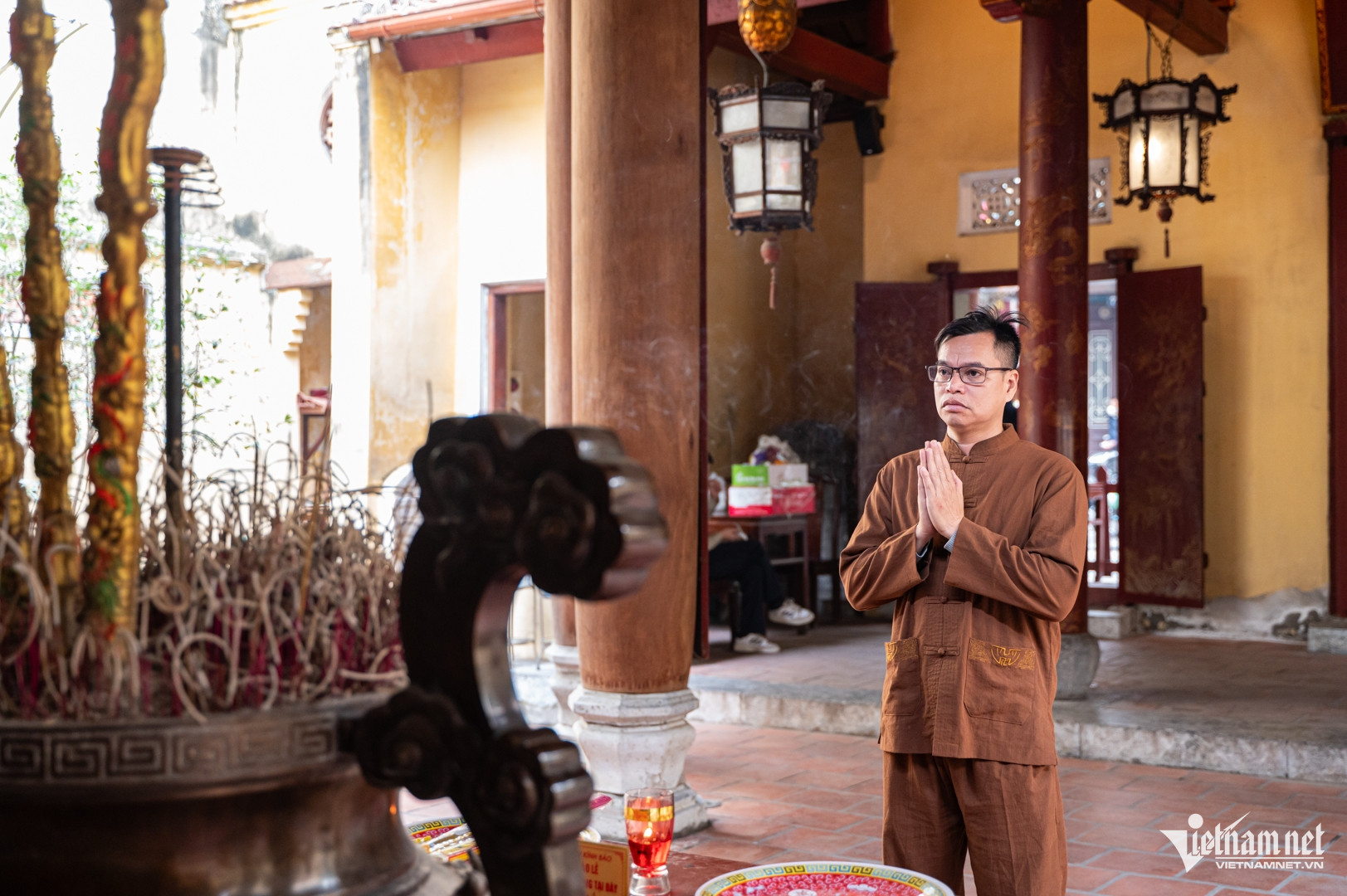 Ngôi đền nghìn năm tuổi thờ ngựa thần, nổi tiếng linh thiêng ở Hà Nội 31 Ngôi đền thiêng là nơi du khách thập phương tìm về để chiêm bái, cầu nguyện. Ảnh: Nguyễn Huy