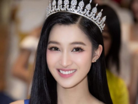 Mỹ nhân tuổi Ngọ được ví như thần tiên tỷ tỷ, có hôn lễ đình đám bậc nhất năm 2025 với thiếu gia tỷ phú