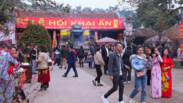 Lễ khai ấn đền Trần được tổ chức vào đêm 14, rạng sáng ngày 15 tháng Giêng hằng năm tại đền Trần (phường Nam Định, tỉnh Ninh Bình). Ảnh: TL