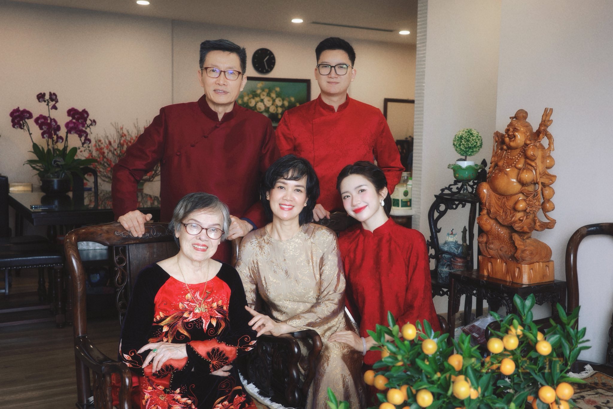 Diễn viên Ngọc Huyền khoe ảnh gia đình, gây chú ý nhất là mẹ chồng - em gái Chí Trung, giảng viên piano - 1