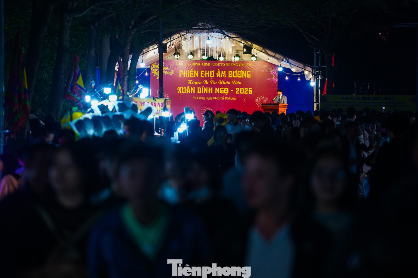 Huyền bí phiên chợ âm dương chỉ họp một lần lúc nửa đêm 19 Không chỉ là nơi giao thương, chợ Âm Dương còn là không gian tín ngưỡng độc đáo của người Kinh Bắc – nơi người dân tin rằng người sống và người đã khuất có thể hội ngộ dịp đầu xuân.