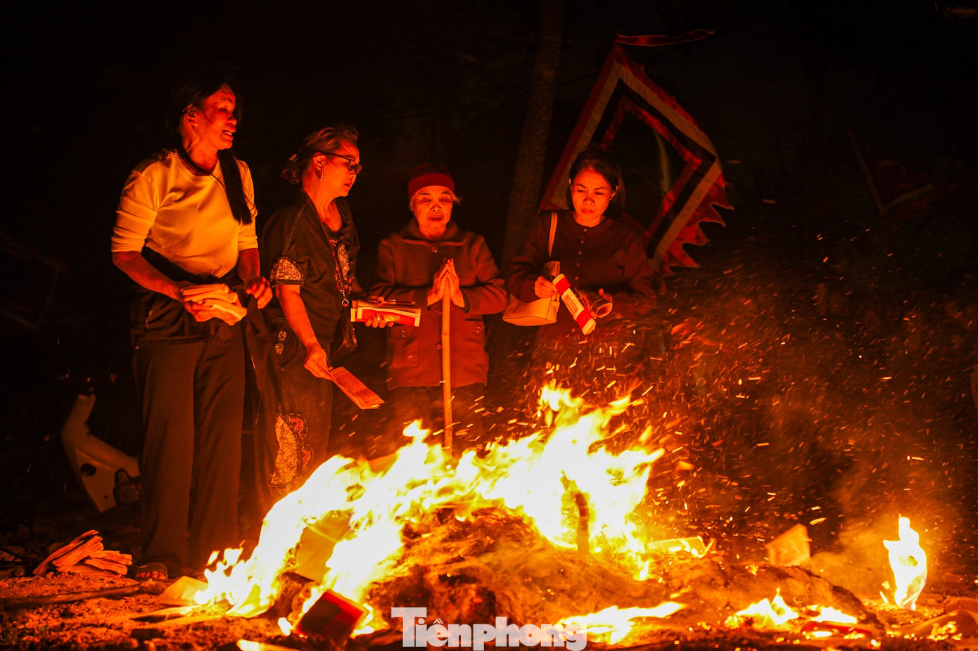 Huyền bí phiên chợ âm dương chỉ họp một lần lúc nửa đêm 31 Huyền bí phiên chợ âm dương chỉ họp một lần lúc nửa đêm - 11