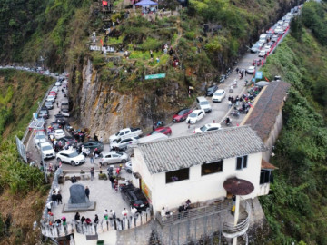 Tắc đường, cháy phòng ở Tuyên Quang, chủ homestay mở kho cho khách ngủ miễn phí