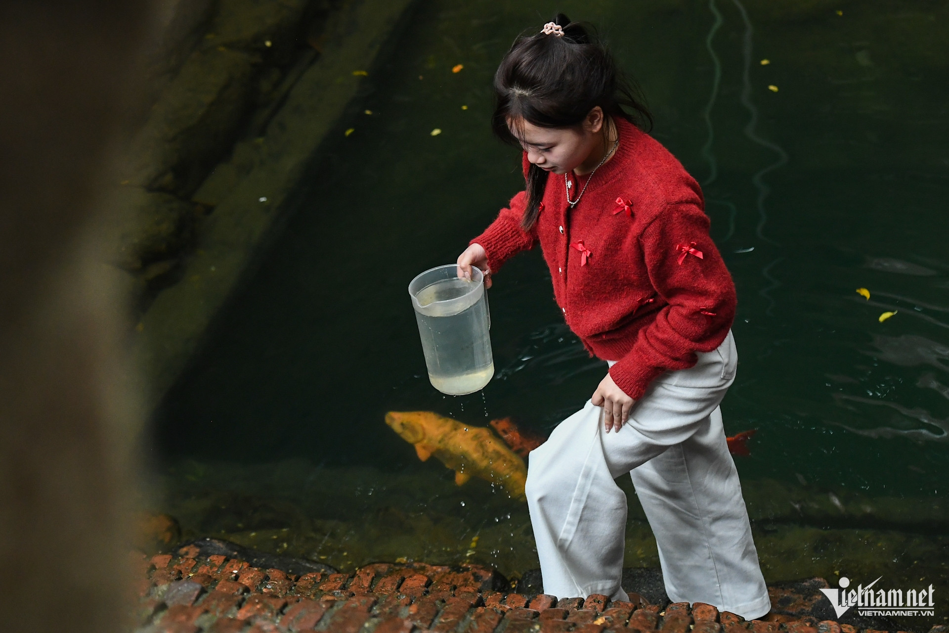 Lặn lội xa xôi xin lộc tình duyên, rửa mặt bằng nước giếng đầu năm mới - 7