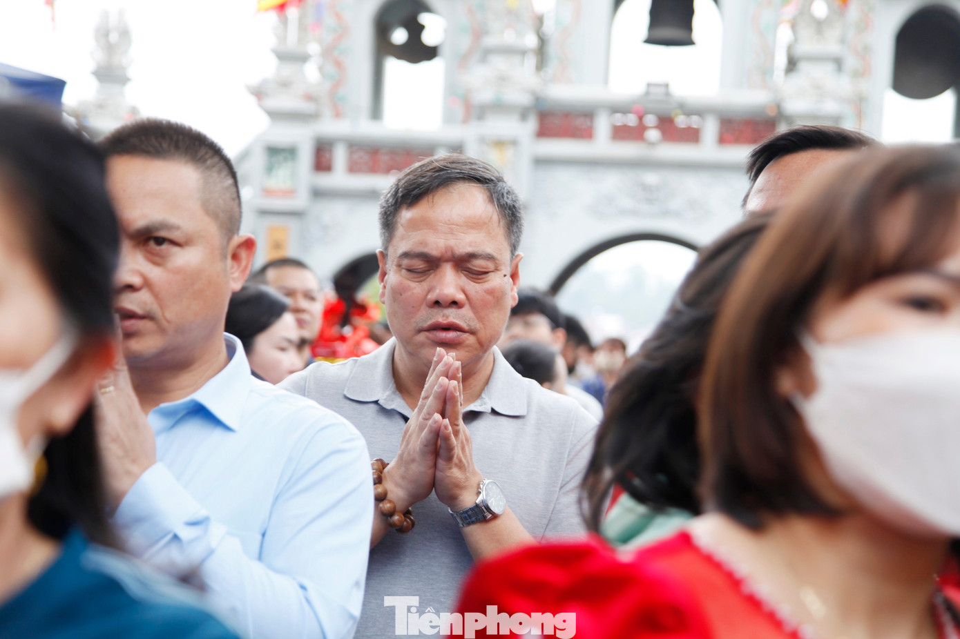 Biển người chen nhau vay tiền ở đền Bà Chúa Kho 37 Biển người chen nhau vay tiền ở đền Bà Chúa Kho - 17