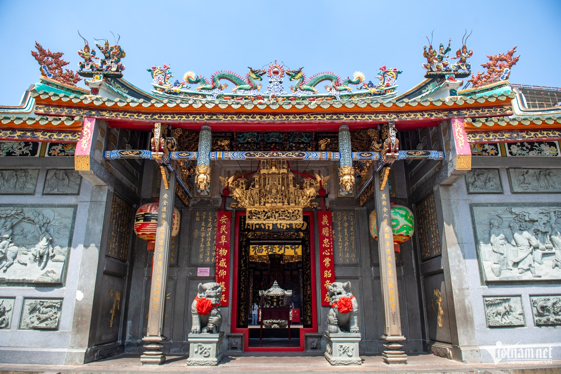 Chùa ở TPHCM có tượng ngựa Xích Thố cao hơn 2m, nhiều người đến cầu may 19 Chùa ở TPHCM có tượng ngựa Xích Thố cao hơn 2m, nhiều người đến cầu may - 1