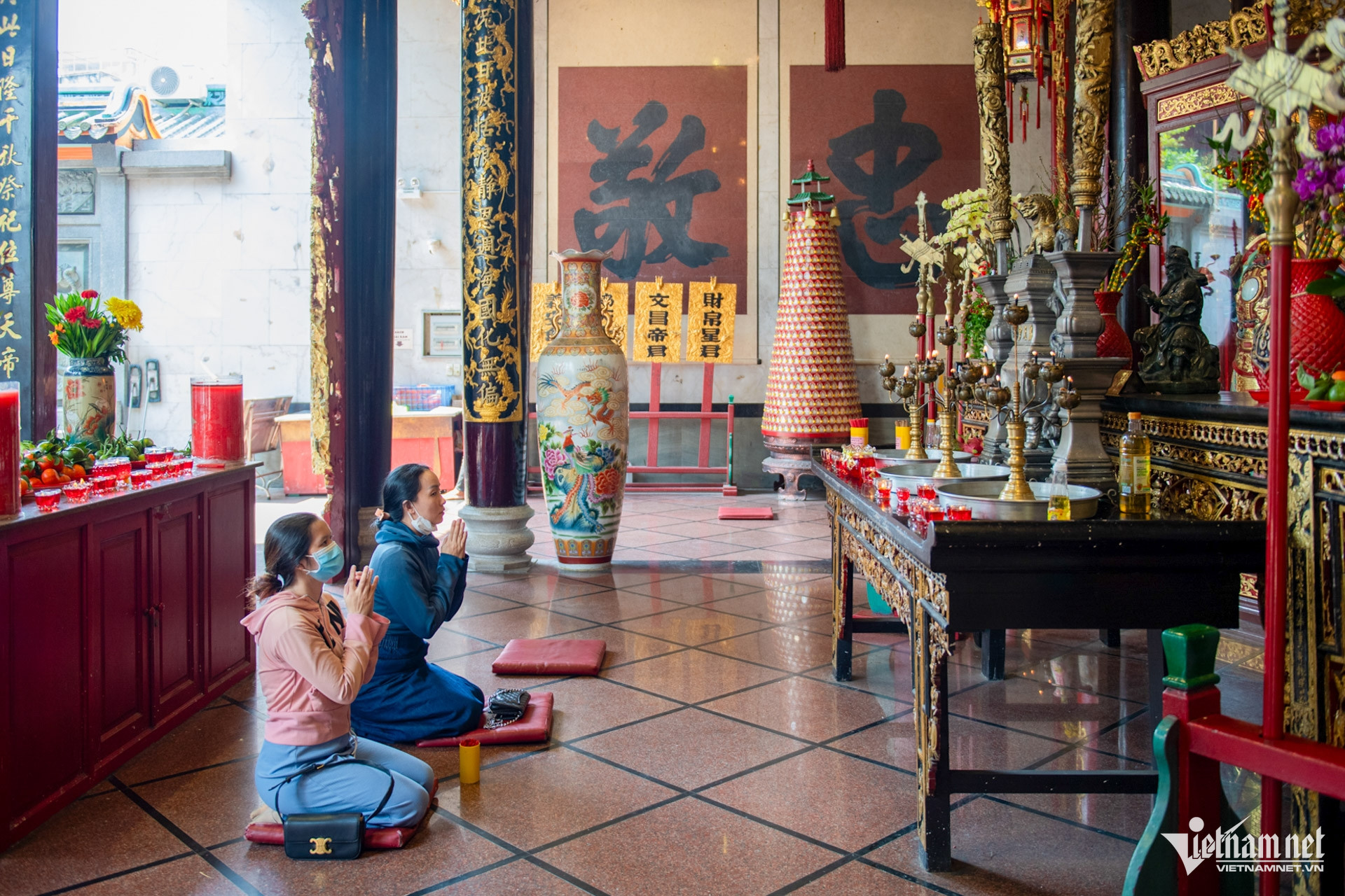 Chùa ở TPHCM có tượng ngựa Xích Thố cao hơn 2m, nhiều người đến cầu may 20 Chùa ở TPHCM có tượng ngựa Xích Thố cao hơn 2m, nhiều người đến cầu may - 2