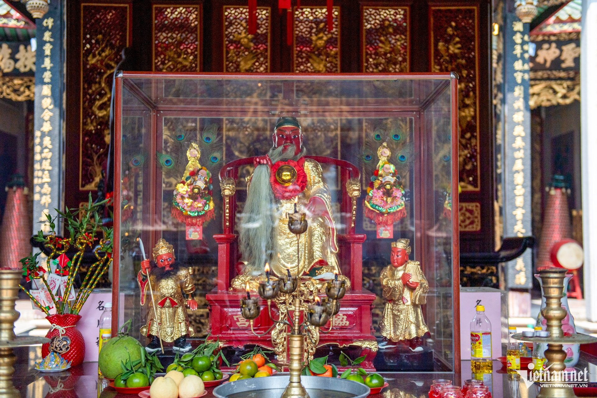 Chùa ở TPHCM có tượng ngựa Xích Thố cao hơn 2m, nhiều người đến cầu may 24 Chùa ở TPHCM có tượng ngựa Xích Thố cao hơn 2m, nhiều người đến cầu may - 5