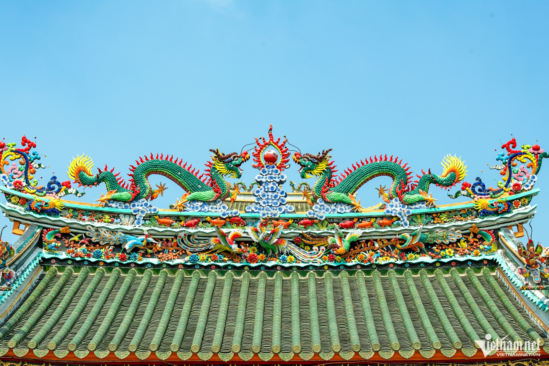 Chùa ở TPHCM có tượng ngựa Xích Thố cao hơn 2m, nhiều người đến cầu may 32 Chùa ở TPHCM có tượng ngựa Xích Thố cao hơn 2m, nhiều người đến cầu may - 12