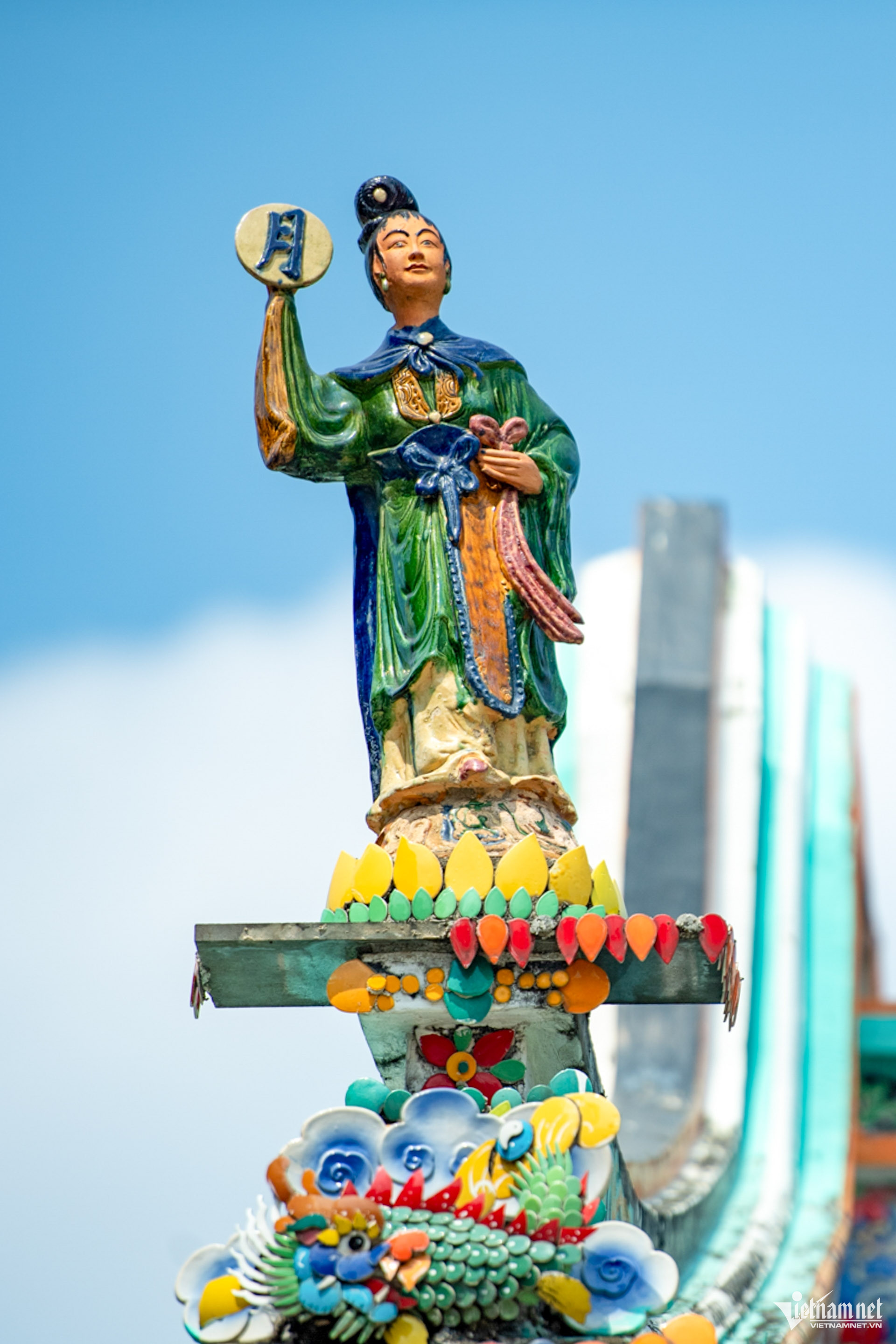 Chùa ở TPHCM có tượng ngựa Xích Thố cao hơn 2m, nhiều người đến cầu may 35 Chùa ở TPHCM có tượng ngựa Xích Thố cao hơn 2m, nhiều người đến cầu may - 15