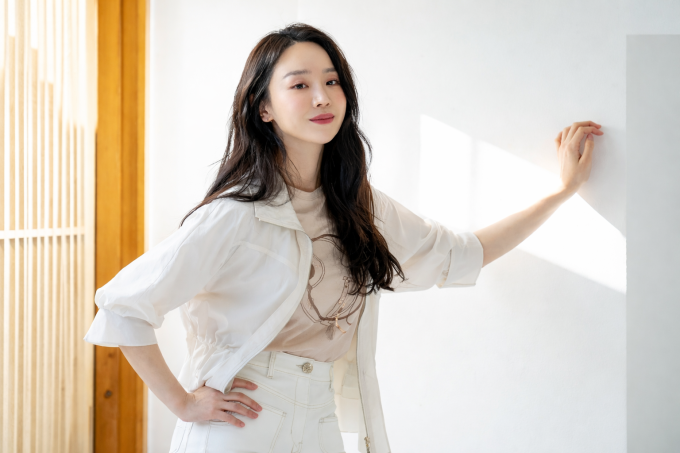 Shin Hye Sun được mệnh danh là đóa hoa nở muộn của làng giải trí Hàn Quốc. Ảnh: Instagram shin_sun831