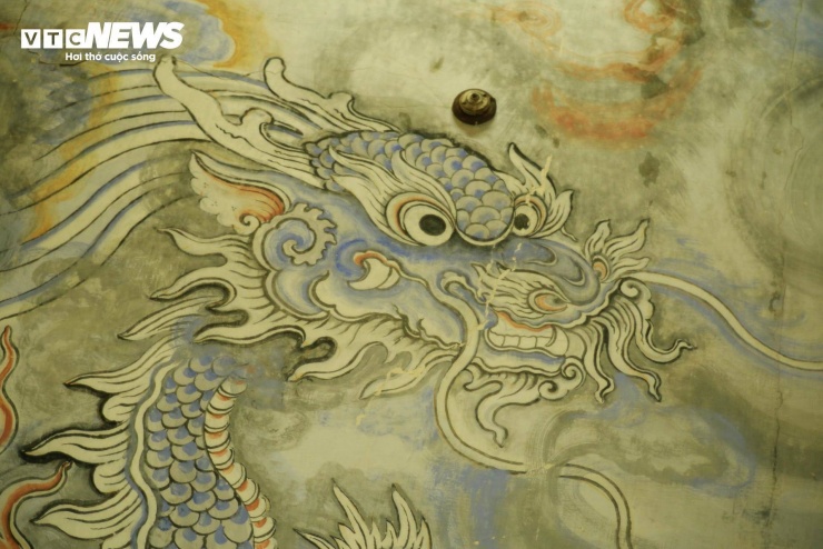 Theo lời kể của các sư thầy trong chùa, tòa chánh điện của chùa Diệu Đế được hòa thượng Diệu Hoằng tái thiết, cùng với sự kêu gọi đóng góp của Đức Từ Cung ( thân mẫu vua Bảo Đại). Công trình được triển khai xuyên suốt từ năm 1953 và hoàn tất vào năm 1955. Đáng chú ý, bức Long vân khế hội cũng được vẽ trong giai đoạn này trước khi ngôi điện chính thức được khánh thành vào năm 1955. Bức “ Long vân khế hội” cũng được đánh giá là là xưa và lớn nhất Việt Nam, từng được Trung tâm sách Kỷ lục Việt Nam công nhận kỷ lục năm 2008.