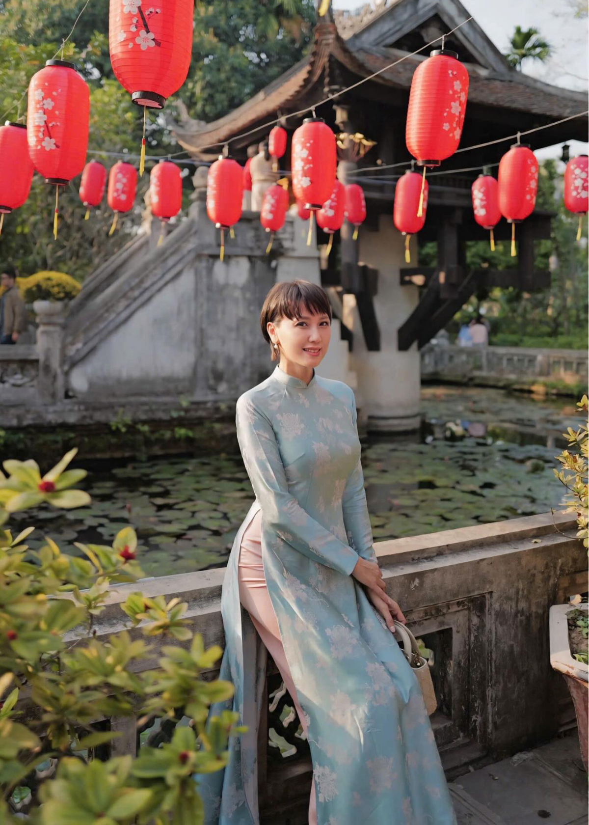 Thiết kế ôm sát giúp Mai Đoàn tôn đường cong S-line. Doãn Hải My cho biết cô được thừa hưởng vóc dáng ăn mãi không mập từ mẹ.