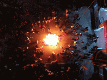 Tục lạ giữa thủ đô: Tề tựu trong đêm xin đốm lửa thiêng