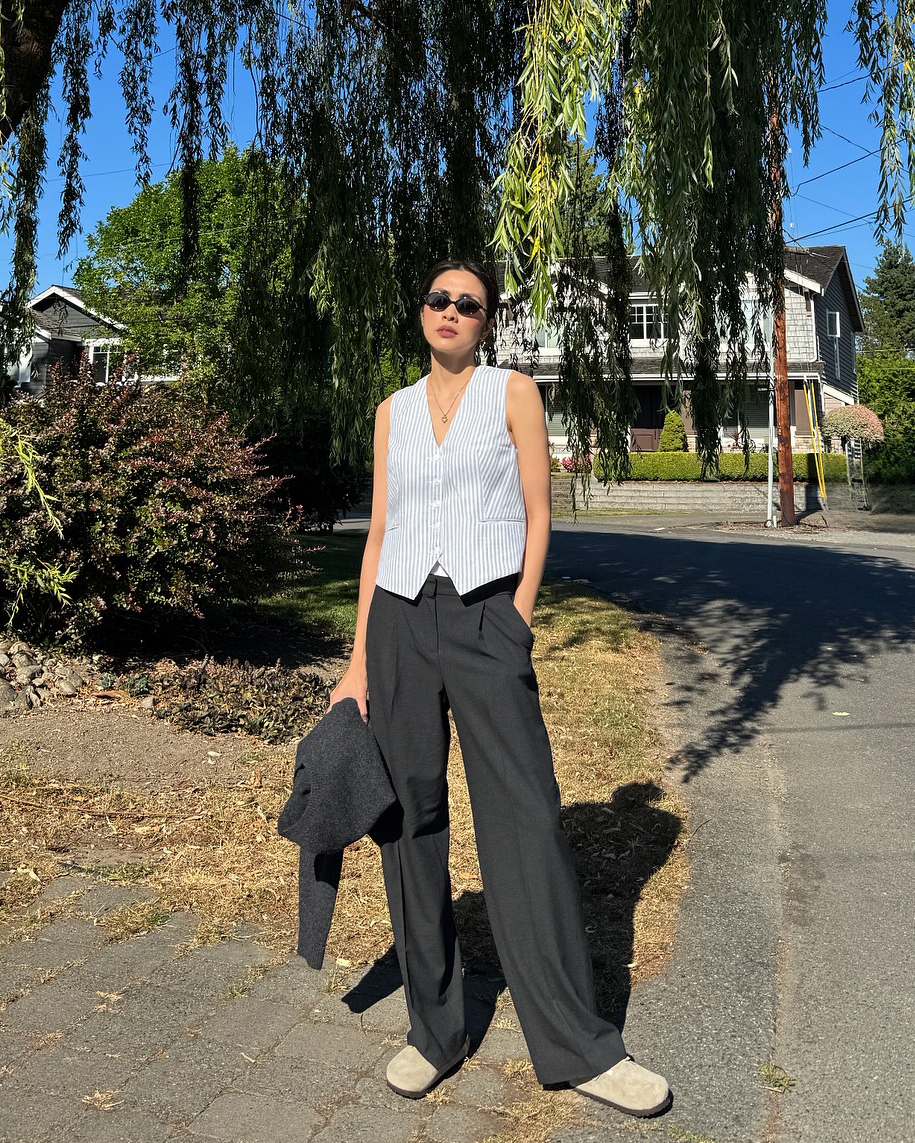 Bằng cách diện trang phục chỉ hai tông màu, Tăng Thanh Hà giúp thân hình trông cao ráo, thanh thoát hơn, không bị chia khúc.