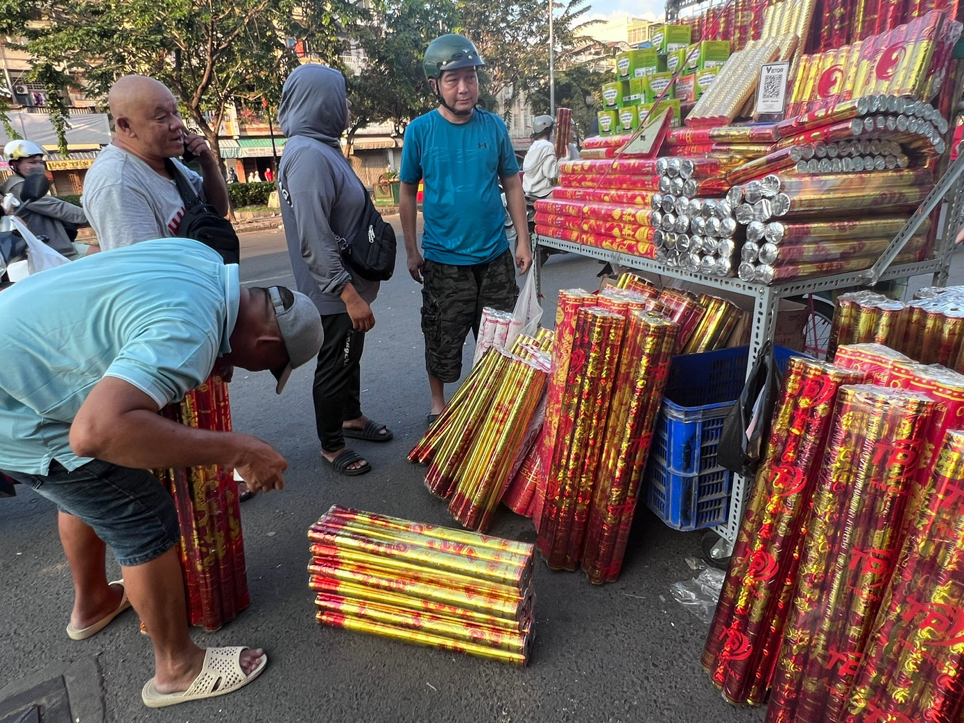 Chợ pháo lớn nhất TPHCM