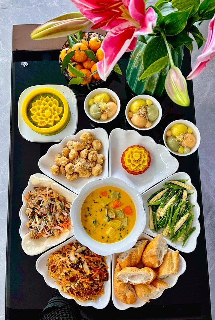 Mâm chay cúng rằm tháng Giêng.