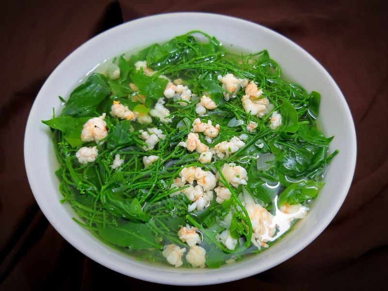 Rau sắng nấu tôm.