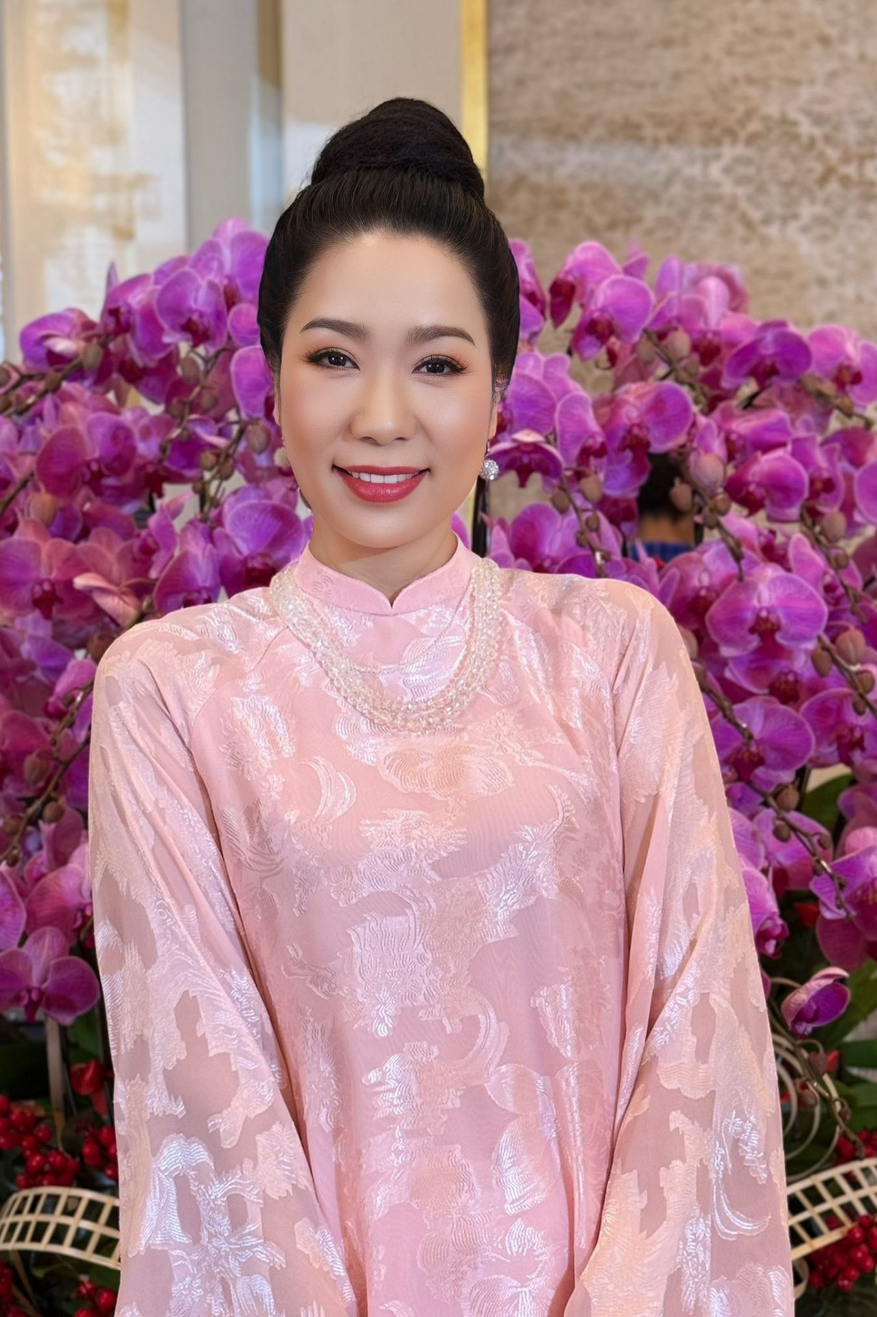 NSND Trịnh Kim Chi tuổi 55 học Tiến sĩ, được chồng đại gia hết lòng hậu thuẫn - 3