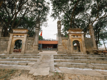 Ngôi đền thiêng cách Hà Nội 40km, nơi phát tích bài thơ "Thần" nổi tiếng