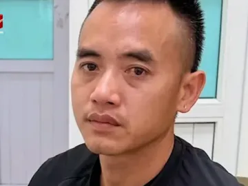 Thông tin mới vụ xe ô tô bán tải tạt đầu xe máy chở theo trẻ nhỏ