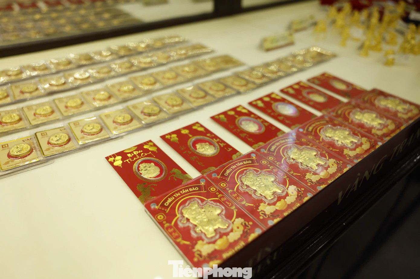 Giá vàng giảm liên tiếp những ngày qua.