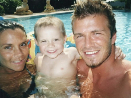 Yêu con - Vợ chồng David Beckham mừng sinh nhật Brooklyn: 'Bố mẹ yêu con'