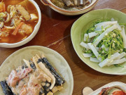 Bếp Eva - Mâm cơm 'giải cứu tinh thần' của cô gái 9X