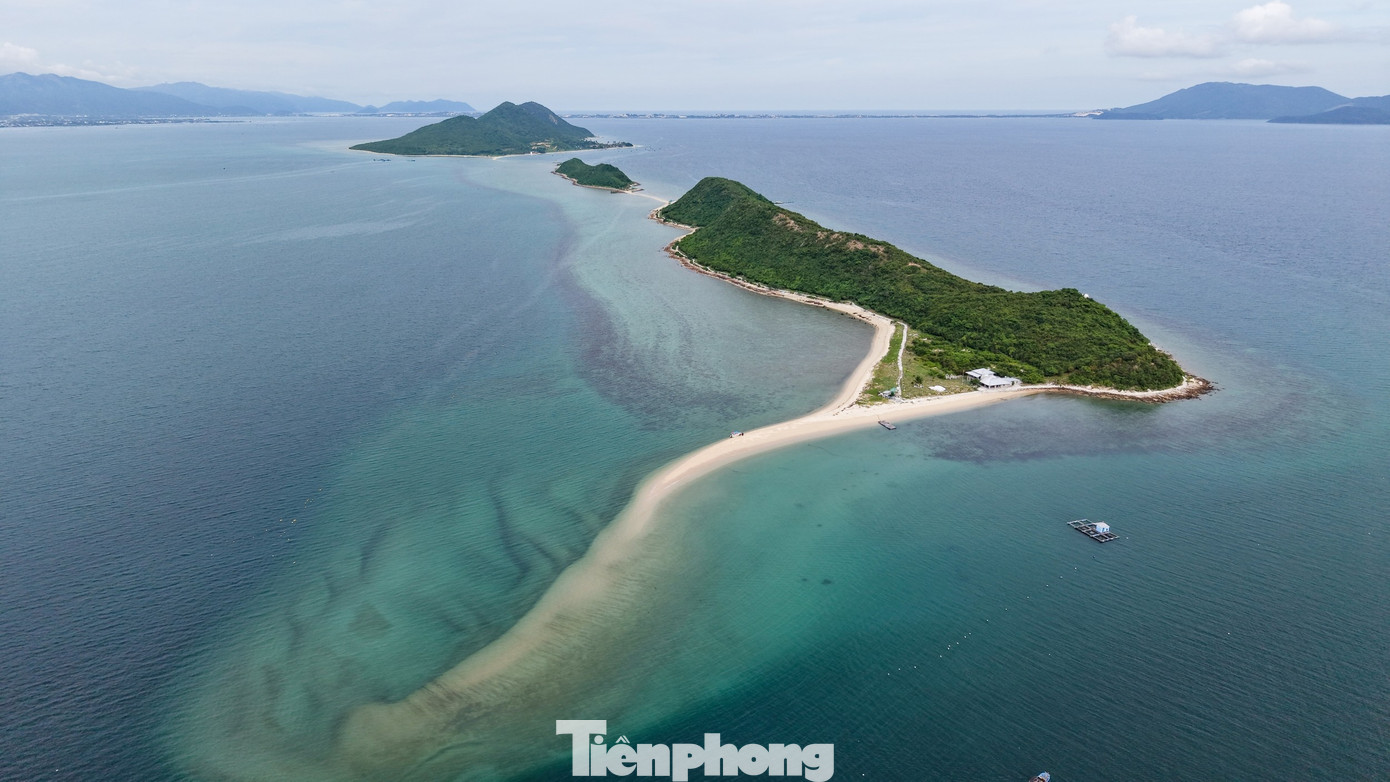 Video: Đảo Điệp Sơn Từ Góc Quay Flycam.