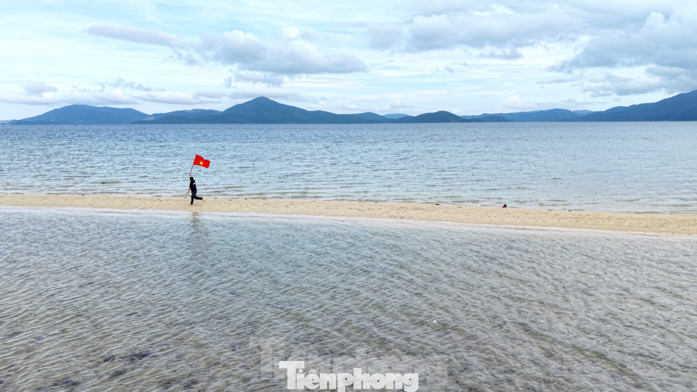 Con Đường Giữa Biển Ở Đảo Điệp Sơn Hút Khách Nhờ Trải Nghiệm Đi Bộ Giữa Đại Dương.