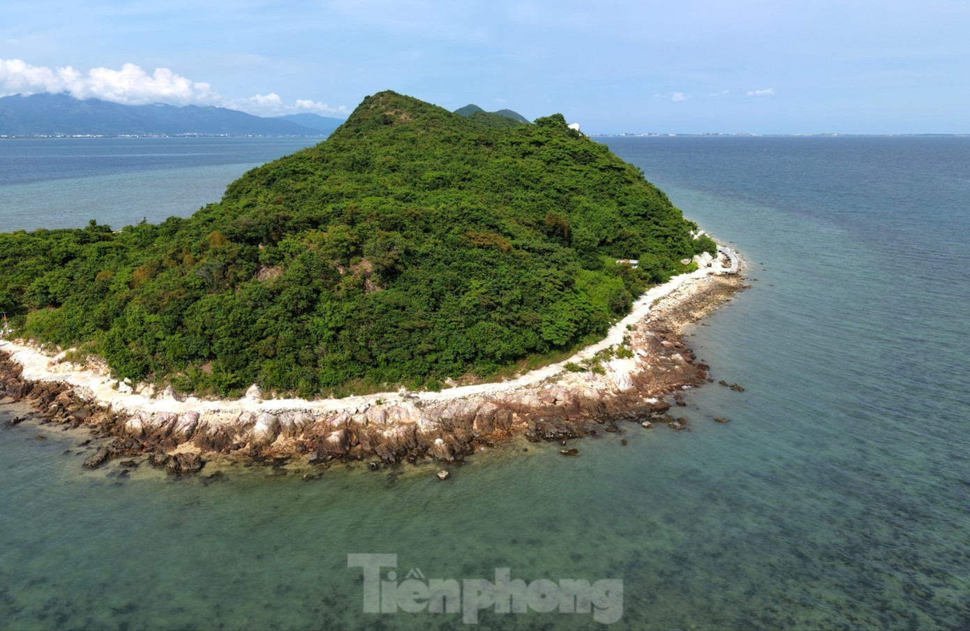 Tận Thấy Con Đường Giữa Biển Amp;#34;Độc Nhất Vô Nhịamp;#34; Ở Việt Nam - 8