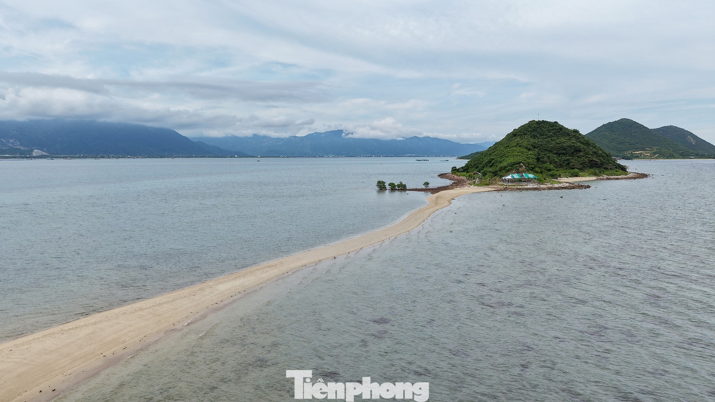 Tận Thấy Con Đường Giữa Biển Amp;#34;Độc Nhất Vô Nhịamp;#34; Ở Việt Nam - 11