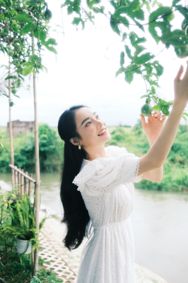 Vóc dáng khó tin sau sinh con thứ 3 của Nhã Phương - 10