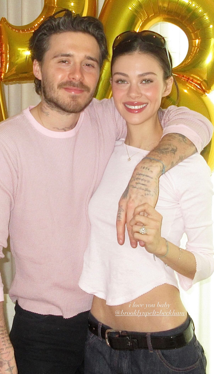 Brooklyn Beckham bên vợ, Nicola Peltz, trong sinh nhật. Ảnh: Instagram Nicole Peltz