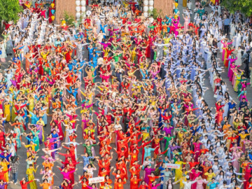 Lifestyle - 3.000 người đồng diễn áo dài trên phố đi bộ Nguyễn Huệ ngày 8/3