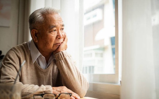 Ông từng nghĩ rằng sau khi nghỉ hưu, có nhiều thời gian ở nhà hơn sẽ giúp gia đình gắn bó hơn. Nhưng thực tế lại không như mong đợi. Ảnh minh họa